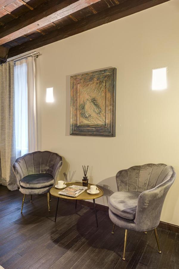 Palazzo Duomo Suites In Udine Center Exteriör bild